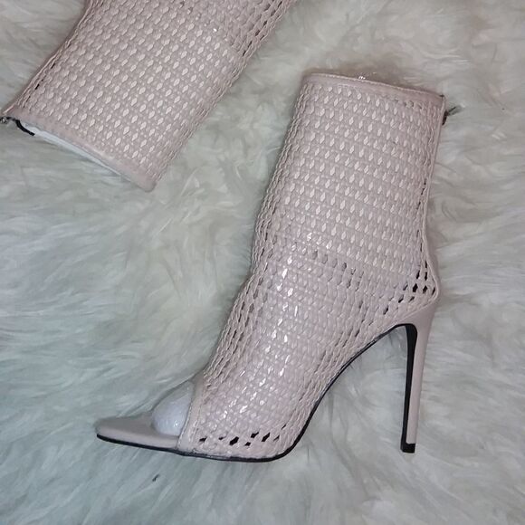 CREAM FAUX LEATHER WEAVE OPEN TOE BOOTIE HEEL - Picture 2 of 2